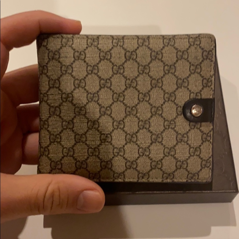 Gucci wallet